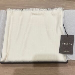 Authentic and brand new with box Gucci GG wool scarf